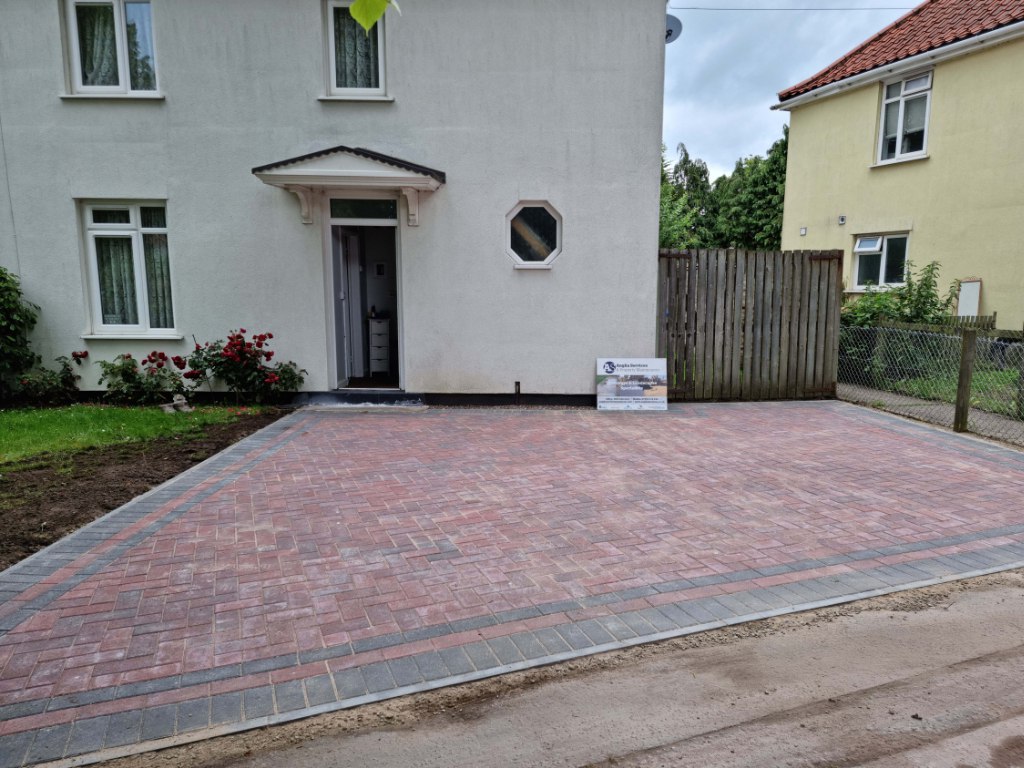 This is a newly installed block paved drive installed by DPL Driveways Arnold